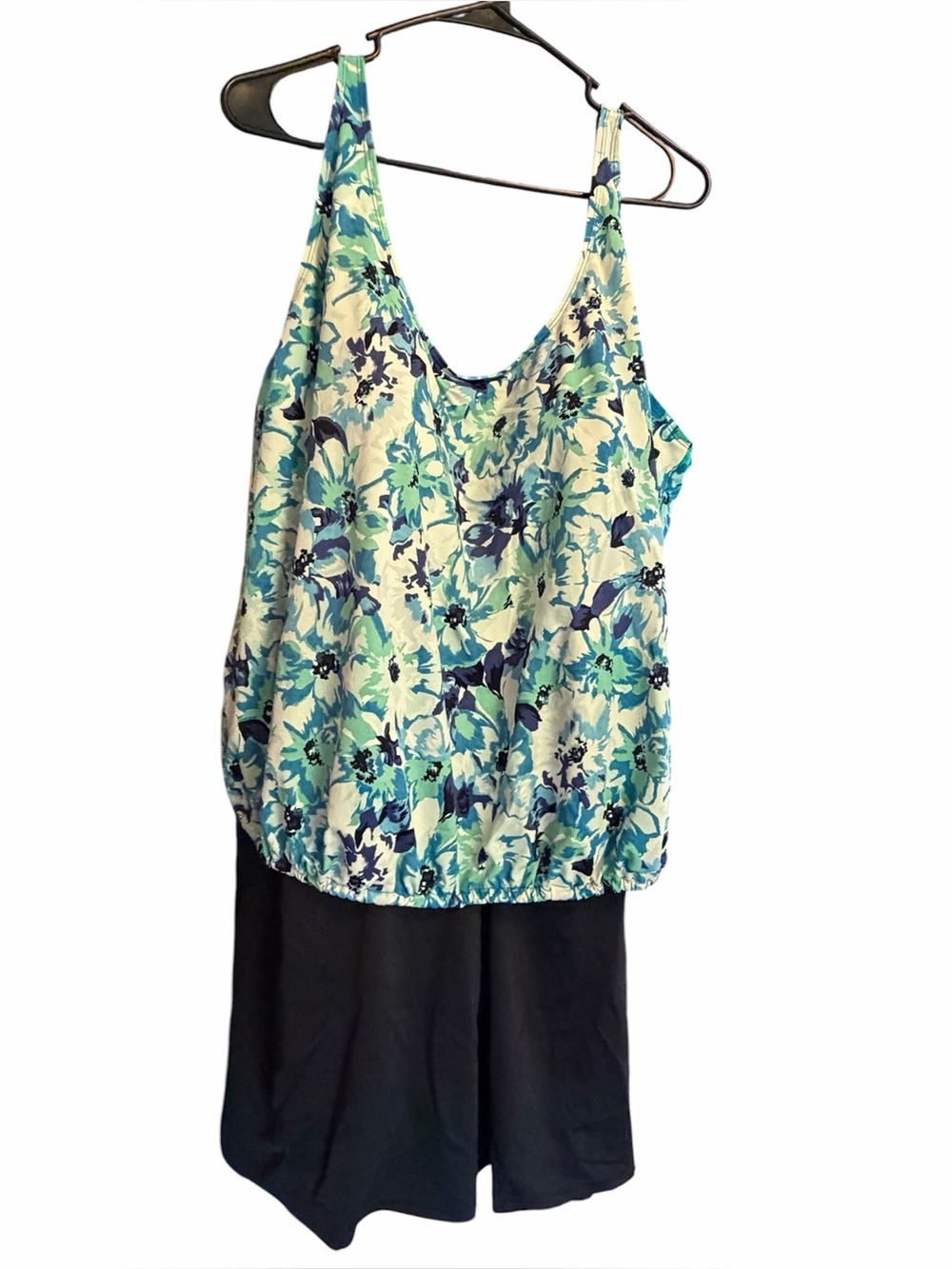 Woman’s plus size Swim 365 one piece skirted swimsuit size 24W
